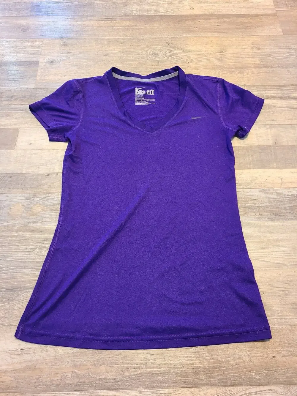 Nike dri-fit xs womens purple v-neck tee